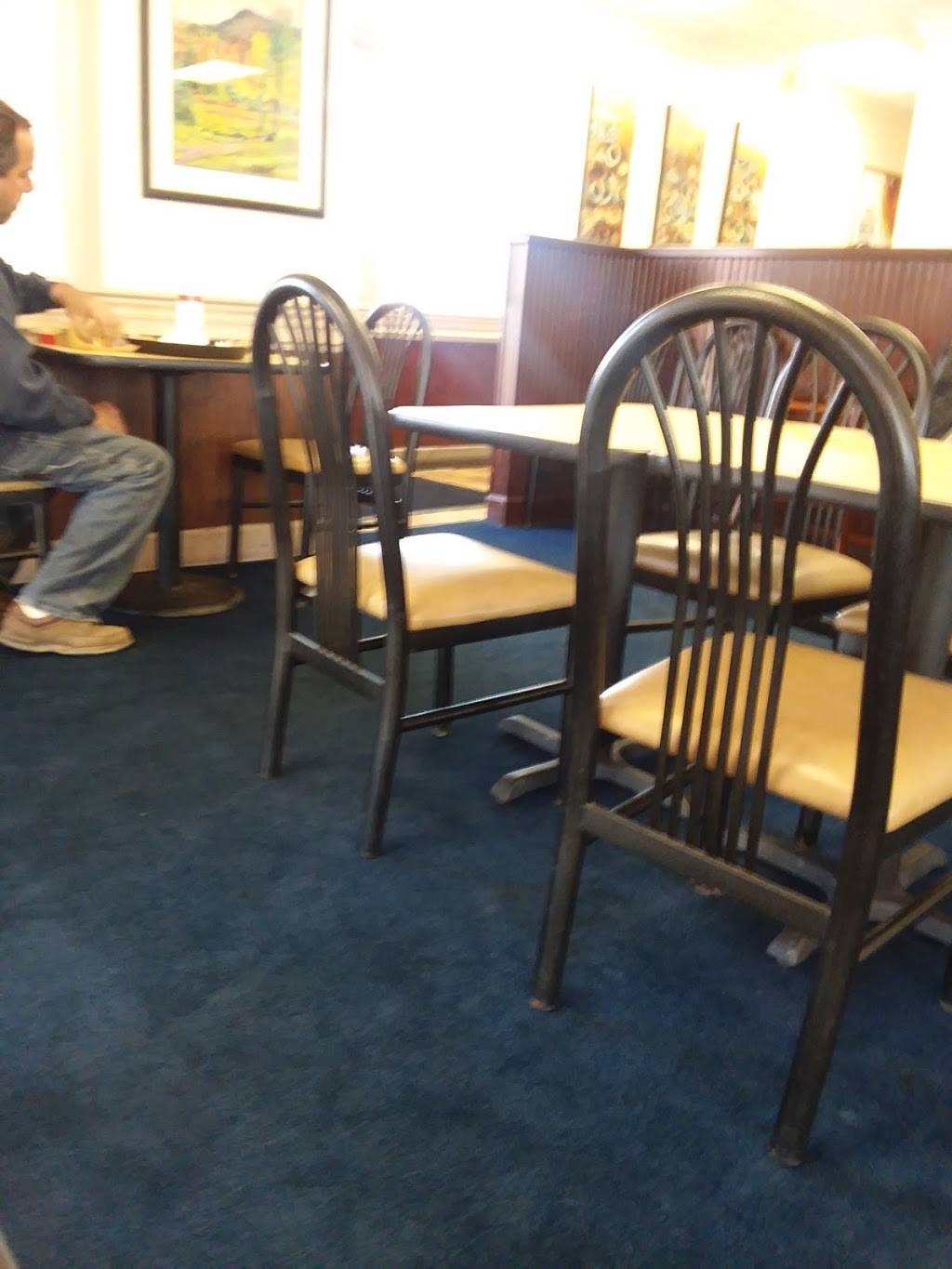 Arbys | restaurant | 2306 Sullivan Gardens Pkwy, Kingsport, TN 37660, USA | 4233498370 OR +1 423-349-8370