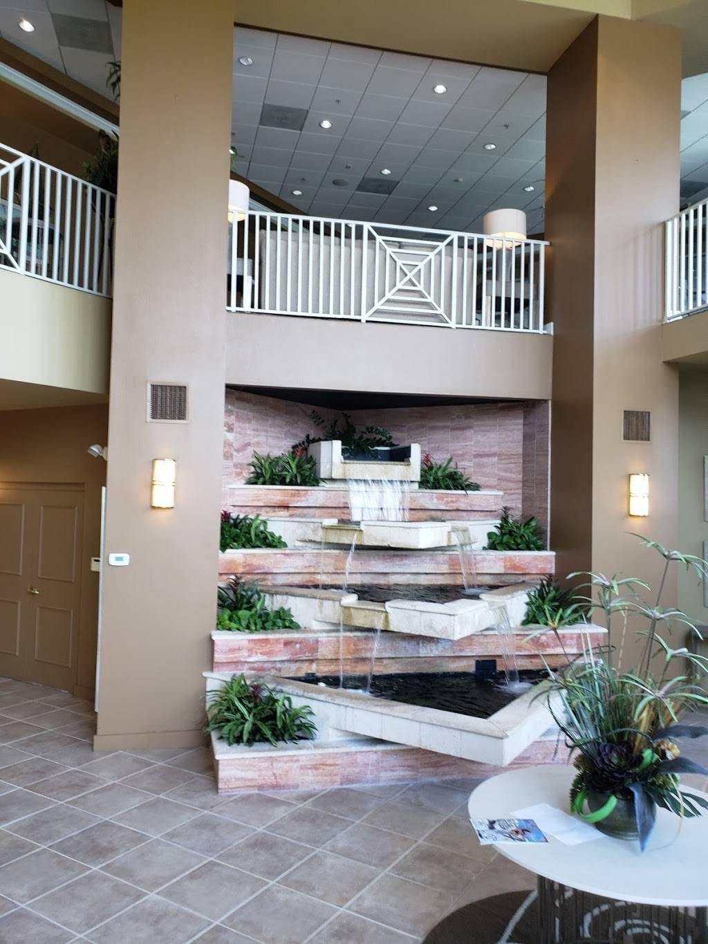 Isla Del Sol Yacht & Country Club | restaurant | 6000 Sun Blvd, St. Petersburg, FL 33715, USA | 7279064752 OR +1 727-906-4752