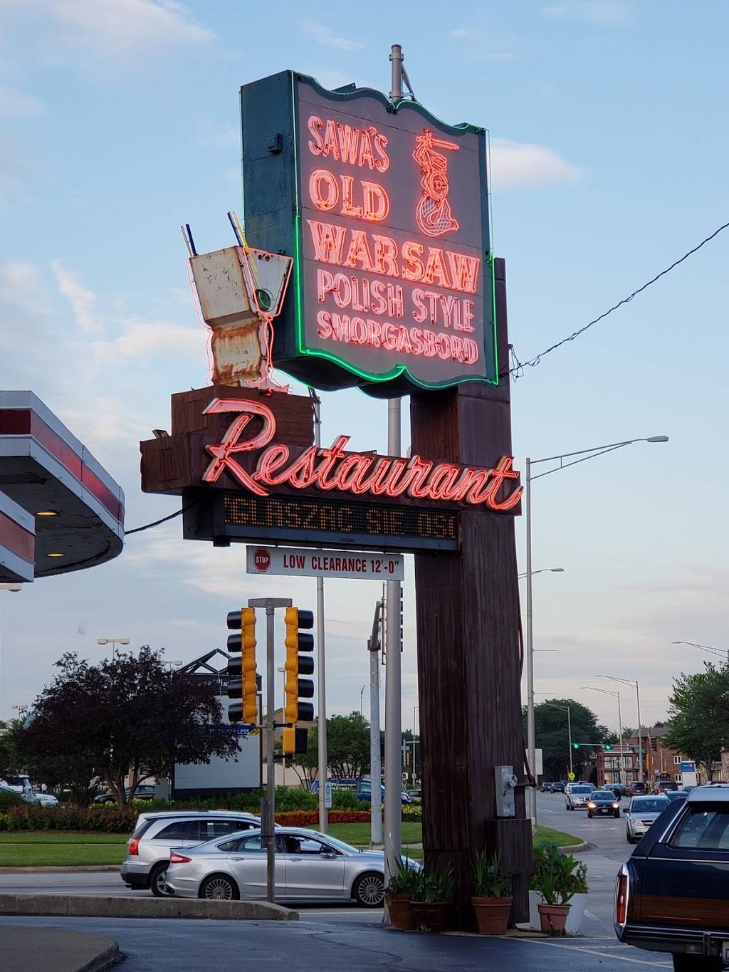 Sawas Old Warsaw Restaurant | restaurant | 9200 W Cermak Rd, Broadview, IL 60155, USA | 7083439040 OR +1 708-343-9040