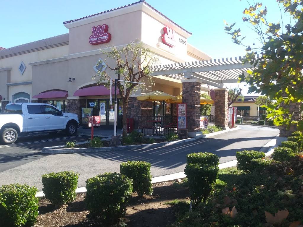 Wienerschnitzel | restaurant | 18284 Collier Ave #200, Lake Elsinore, CA 92530, USA | 9516745817 OR +1 951-674-5817