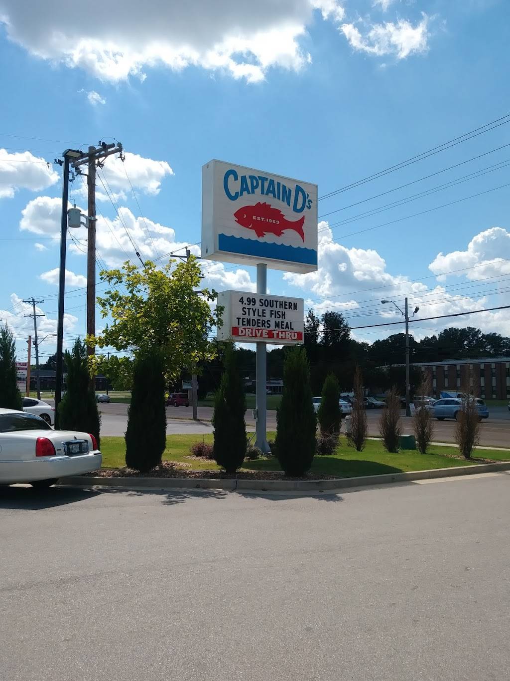 Captain Ds | restaurant | 4404 Elvis Presley Blvd, Memphis, TN 38116, USA | 9013323095 OR +1 901-332-3095