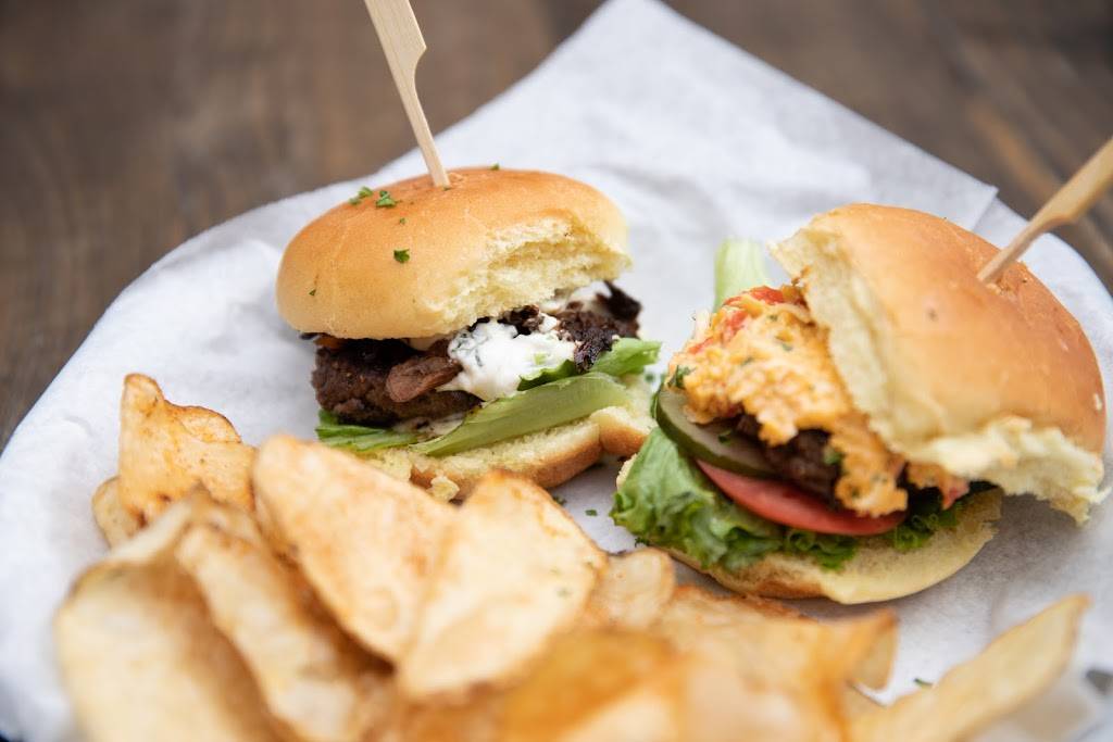 Sesame Burgers and Beer | restaurant | 675 Johnnie Dodds Blvd, Mt Pleasant, SC 29464, USA | 8438845553 OR +1 843-884-5553