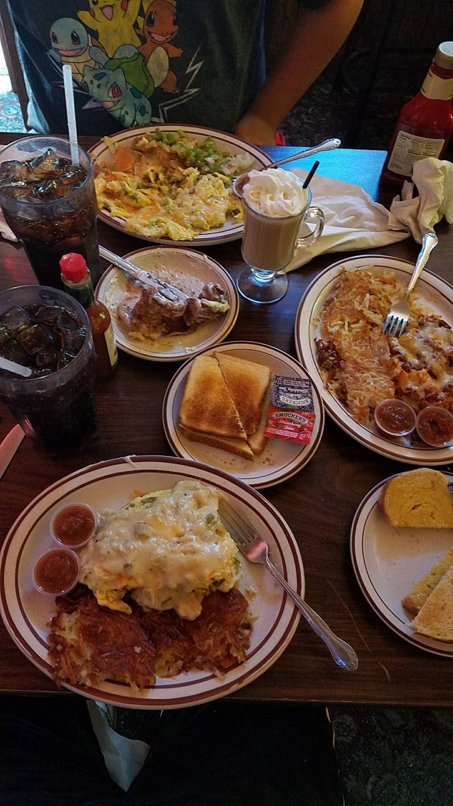 Chuck Wagon Bar & Cafe | restaurant | 1353 W 6th St, Corona, CA 92882, USA | 9517377162 OR +1 951-737-7162