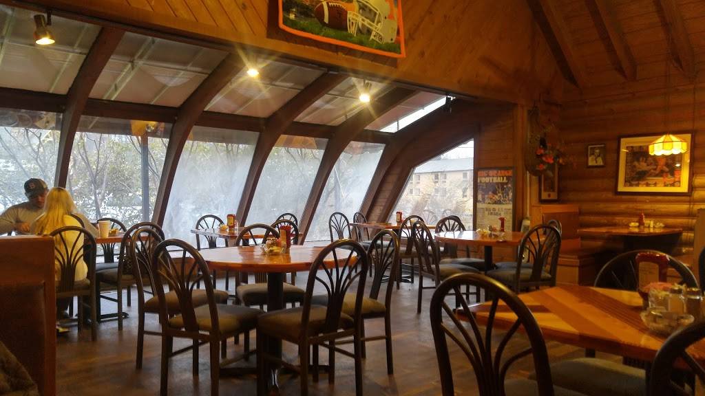 Golden Girls Restaurant | restaurant | 2211 N Charles G Seivers Blvd, Clinton, TN 37716, USA | 8654573302 OR +1 865-457-3302