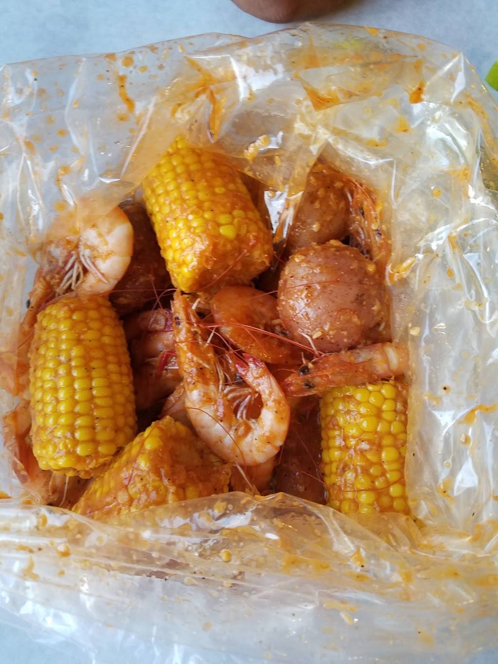 Blazin Crab | restaurant | 17052 Slover Ave J-105, Fontana, CA 92337, USA | 9093562722 OR +1 909-356-2722