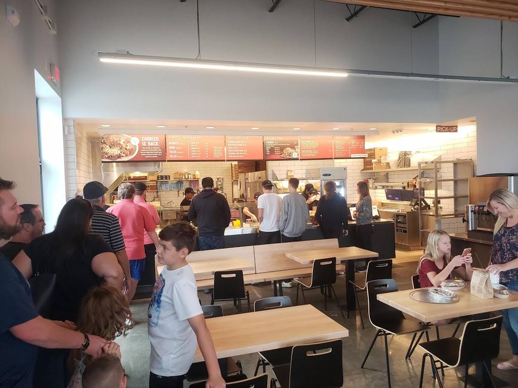 Chipotle | restaurant | 17599 Kenwood Trail, Lakeville, MN 55044, USA | 9528920110 OR +1 952-892-0110