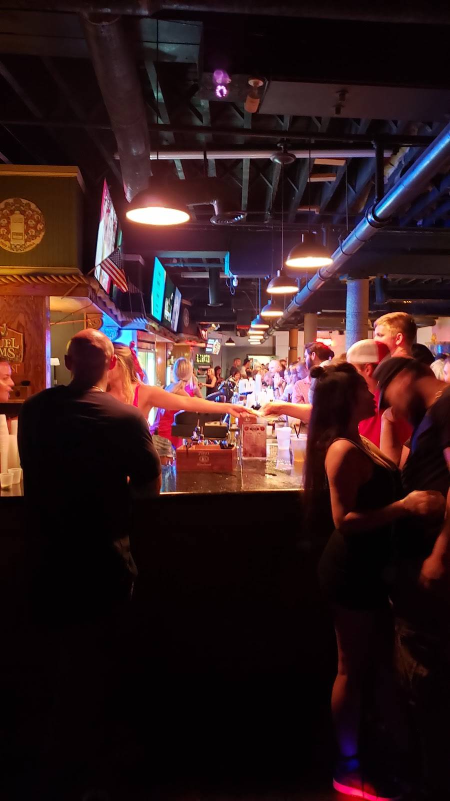 Saddle Bags | restaurant | 317 W River St, Savannah, GA 31401, USA | 9123495275 OR +1 912-349-5275