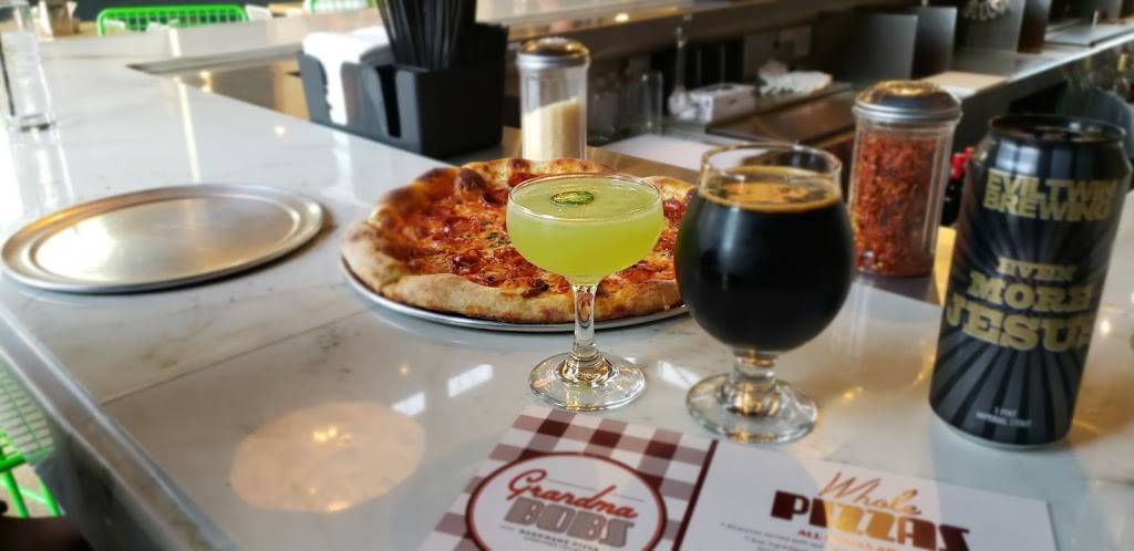 Grandma Bob’s Pizza | restaurant | 2135 Michigan Ave, Detroit, MI 48216, USA | 3133153177 OR +1 313-315-3177