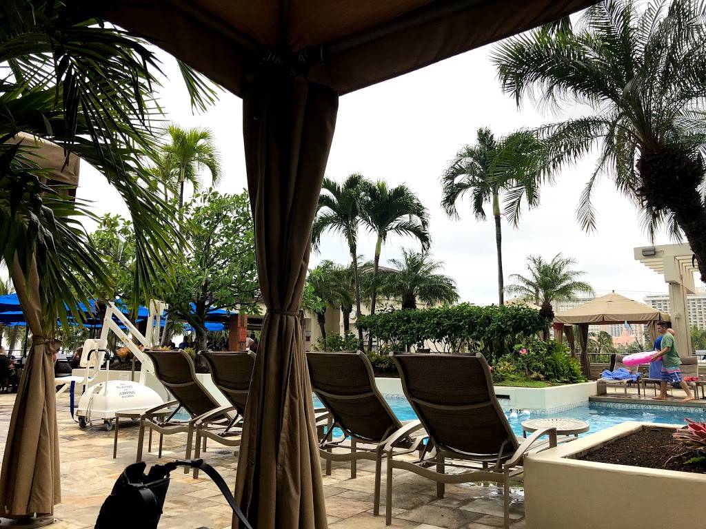 Moana Terrace Bar & Grill | restaurant | 2552 Kalakaua Ave, Honolulu, HI 96815, USA | 8089226611 OR +1 808-922-6611