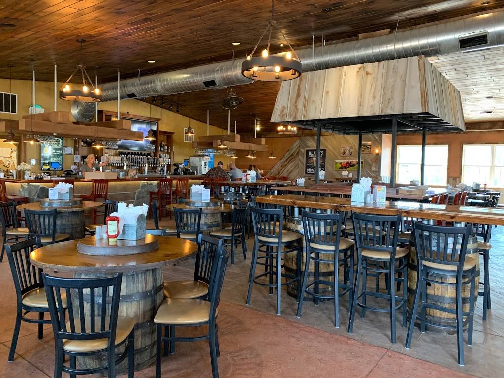 Blakes Tasting Room | restaurant | 17985 Armada Center Rd, Armada, MI 48005, USA | 5867849463 OR +1 586-784-9463