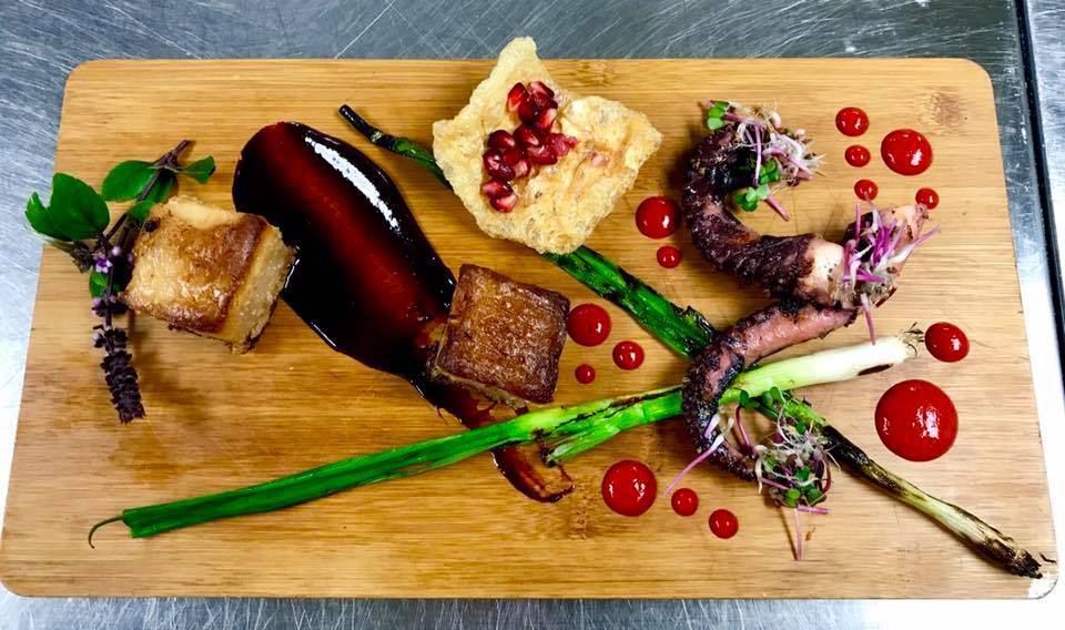 DeVine Wine & Grill | restaurant | 15 Alafaya Woods Blvd #117, Oviedo, FL 32765, USA | 4073595016 OR +1 407-359-5016