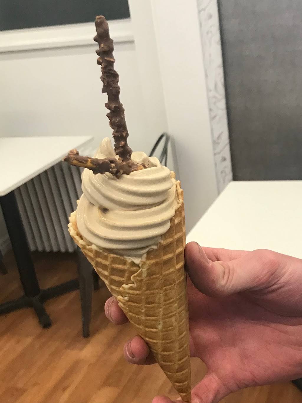 BJs Dairy Bar & Eatery | restaurant | 24 Ontario Rd, Mitchell, ON N0K 1N0, Canada | 5193484440 OR +1 519-348-4440