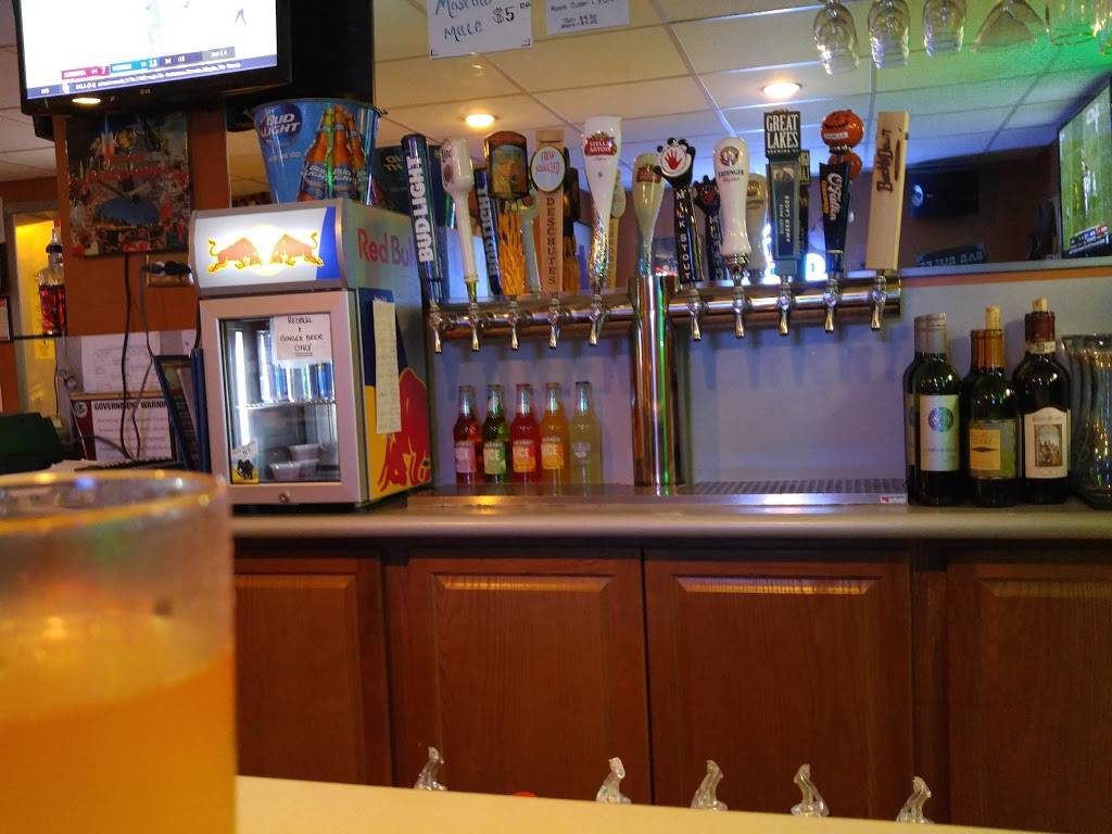 Lucky Dogs Pub & Eatery | restaurant | 701 N 4th St, Chillicothe, IL 61523, USA | 3092749999 OR +1 309-274-9999