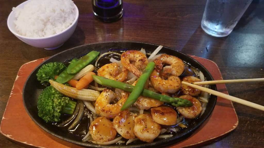 Umi Sushi | restaurant | 7558 Pearl Rd, Middleburg Heights, OH 44130, USA | 4402342888 OR +1 440-234-2888