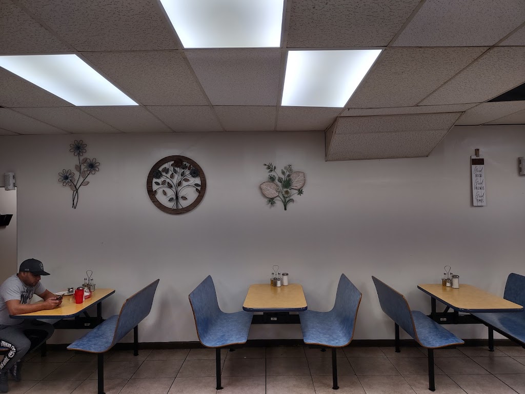 Epicentro Cafe 24 Horas | restaurant | 4197 E 4th Ave, Hialeah, FL 33013, USA | 3056814449 OR +1 305-681-4449