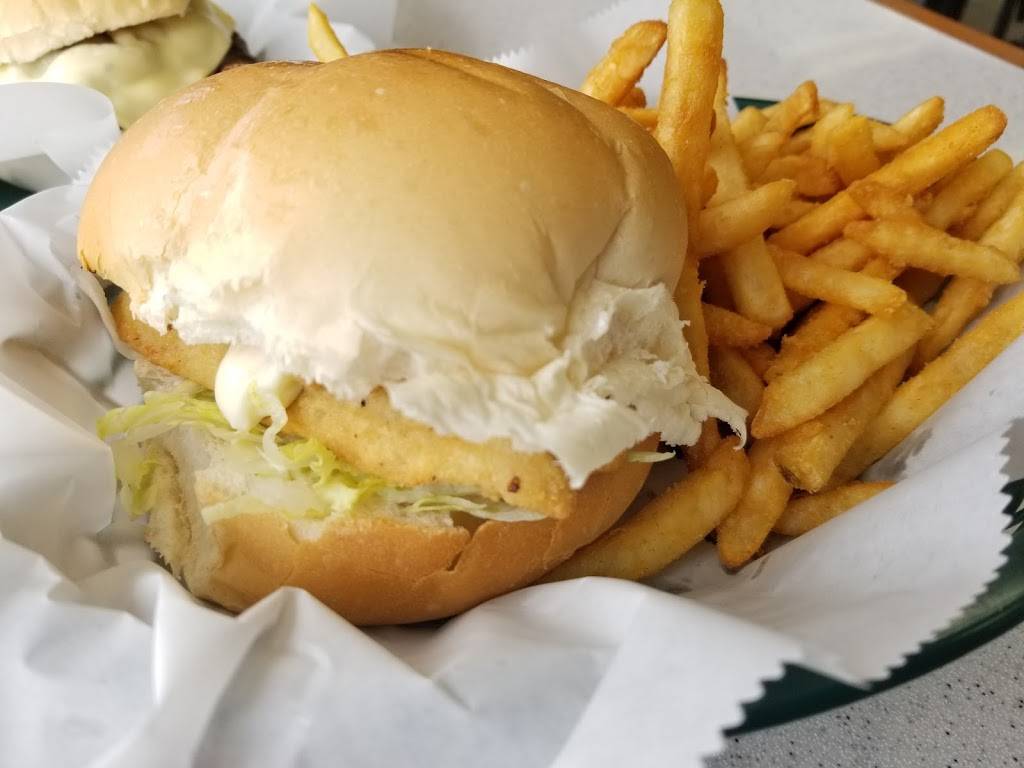 Hill Top Cafe | restaurant | 2278 Bay Settlement Rd, Green Bay, WI 54311, USA | 9208840858 OR +1 920-884-0858