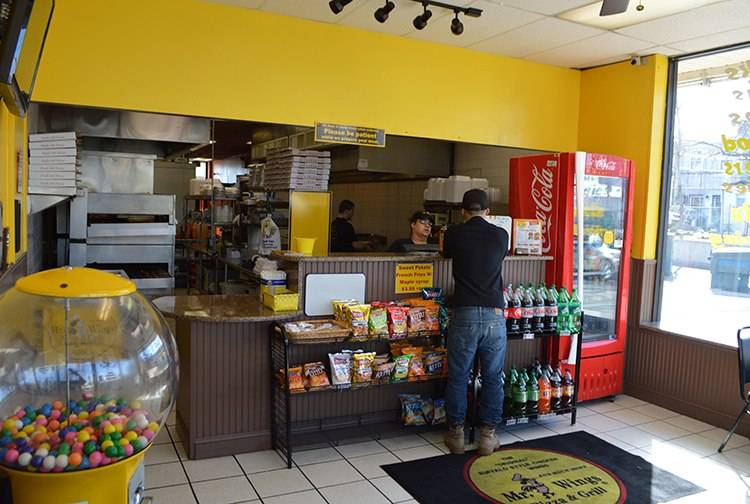 Mr. Wings | restaurant | 500 W Oregon Ave #7, Philadelphia, PA 19148, USA | 2153894647 OR +1 215-389-4647