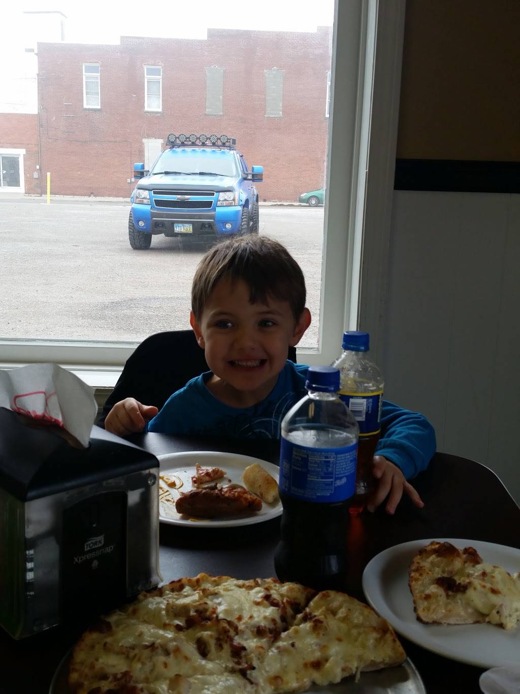 Pisanellos Pizza | restaurant | 211 E Main St, McComb, OH 45858, USA | 4192930008 OR +1 419-293-0008