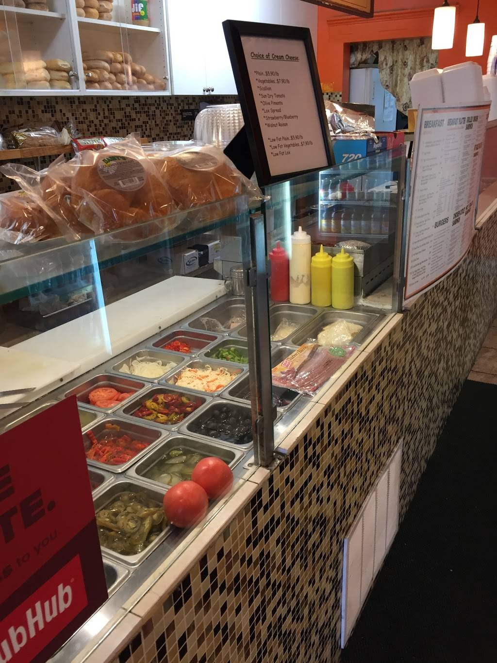 KB Deli & Hot Bagels | restaurant | 730 Grand Blvd, Deer Park, NY 11729, USA | 6312430222 OR +1 631-243-0222