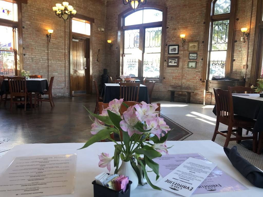 Cafe Evangeline | restaurant | 102 W Main St, Ville Platte, LA 70586, USA | 3373633603 OR +1 337-363-3603