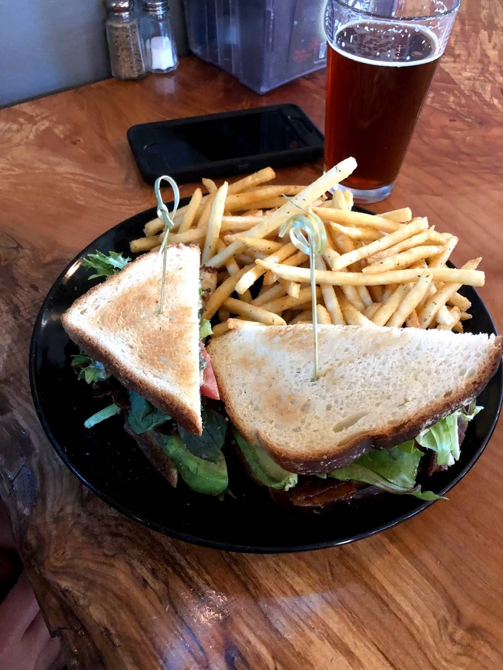 Ridgewalker Brewing Company | restaurant | 1921 21st Ave, Forest Grove, OR 97116, USA | 5037470271 OR +1 503-747-0271