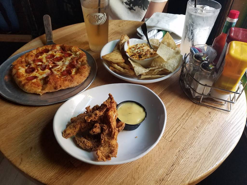 Marios East Side Saloon | restaurant | 5442 Walnut St, Pittsburgh, PA 15232, USA | 4126813713 OR +1 412-681-3713