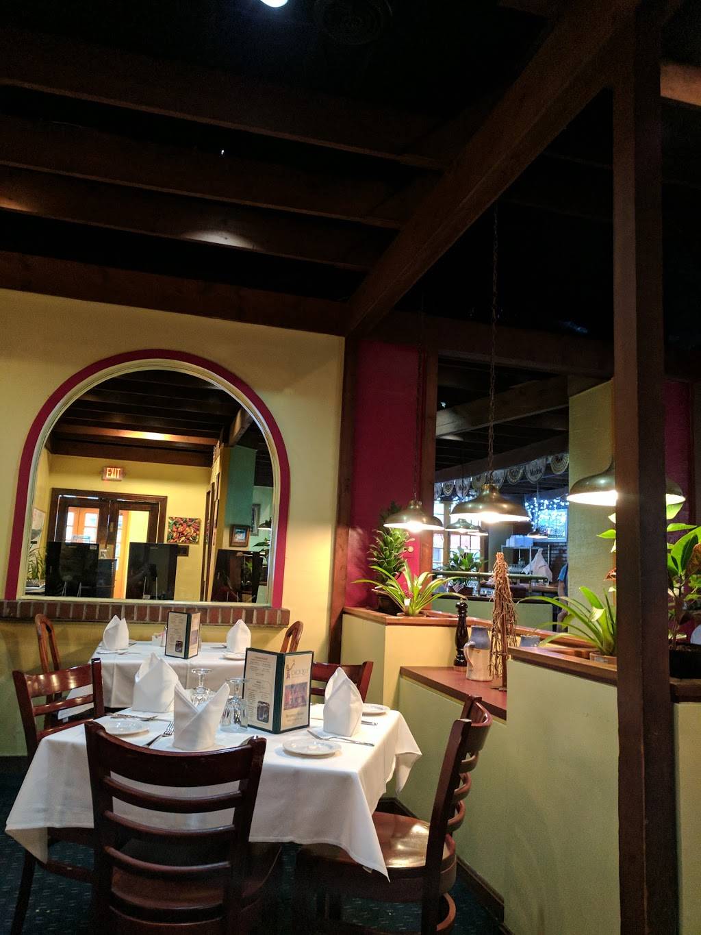 Cacique Restaurant | restaurant | 26 N Market St, Frederick, MD 21701, USA | 3016952756 OR +1 301-695-2756