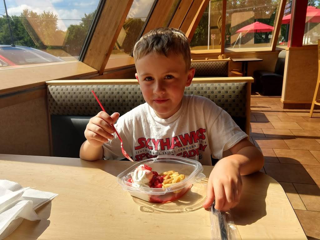 Dairy Queen Grill & Chill | restaurant | 4393 Maplewood St SE, Prior Lake, MN 55372, USA | 9524473894 OR +1 952-447-3894