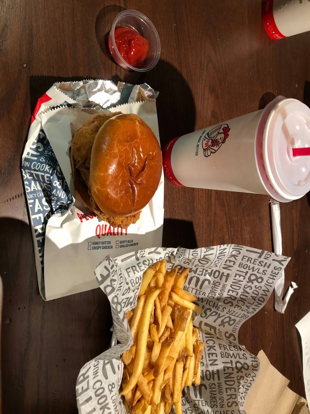 PDQ Restaurant | restaurant | 10630 SW Tradition Square, Port St. Lucie, FL 34987, USA | 7725775364 OR +1 772-577-5364