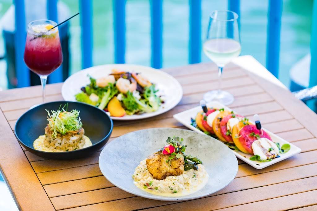 Hogfish Harrys Restaurant + Bar | restaurant | 600 Neapolitan Way, Naples, FL 34103, USA | 2397767623 OR +1 239-776-7623