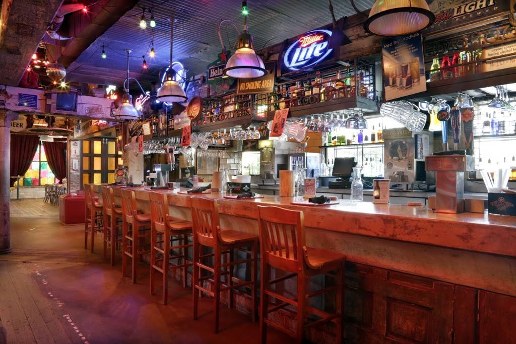 The County Line | restaurant | 10101 I-10, San Antonio, TX 78230, USA | 2106411998 OR +1 210-641-1998