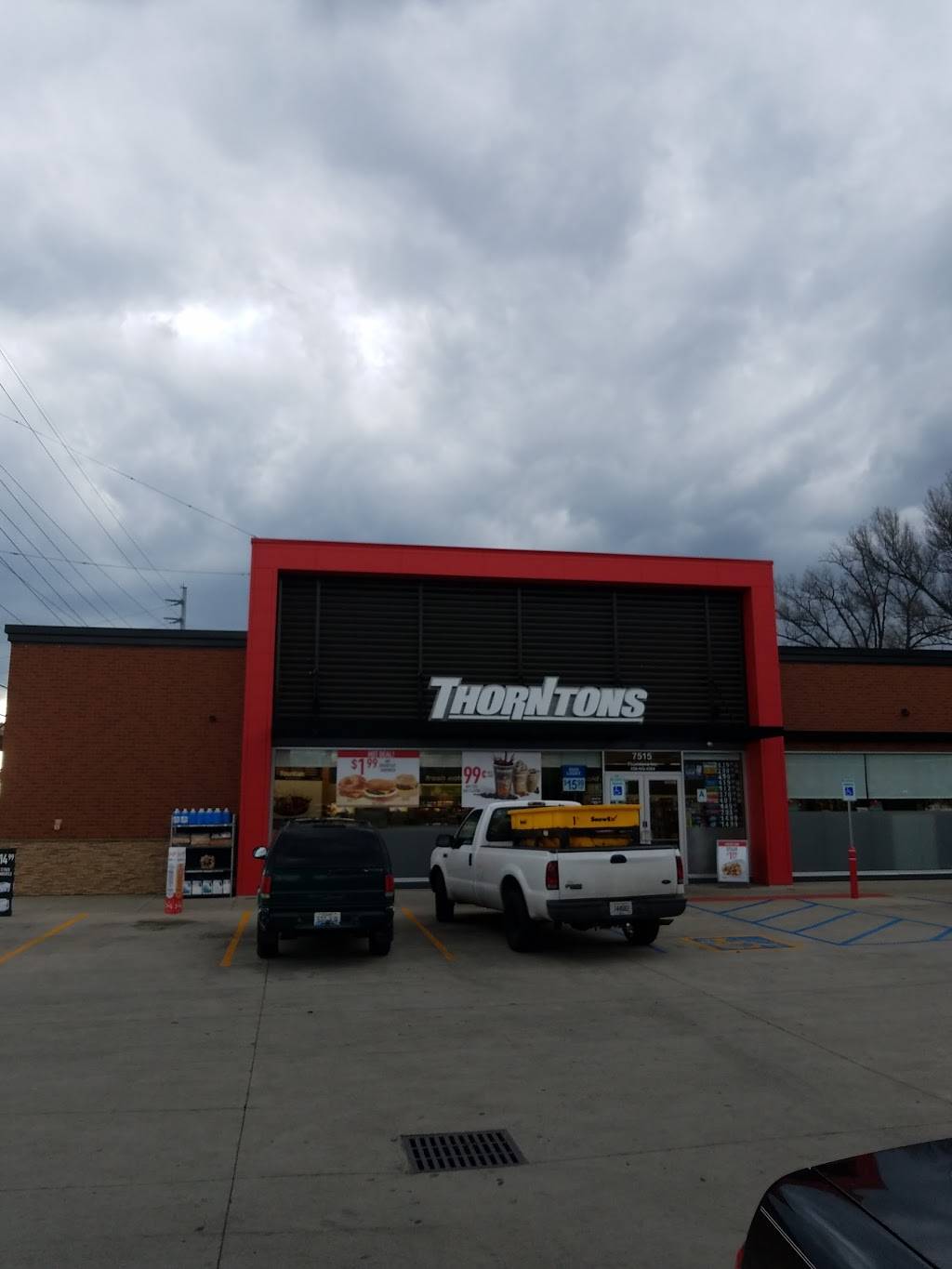 Thorntons | bakery | 7515 Shelbyville Rd, Louisville, KY 40222, USA | 5023261407 OR +1 502-326-1407
