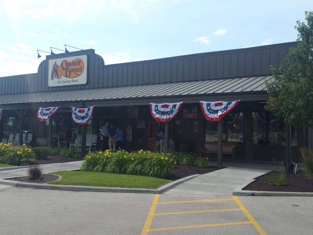 Cracker Barrel Old Country Store | restaurant | 502 Brock Dr, Bloomington, IL 61701, USA | 3098293155 OR +1 309-829-3155