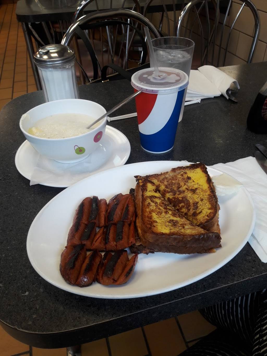 Jimbos Hamburger Palace | restaurant | 528 W 145th St, New York, NY 10031, USA | 2129260338 OR +1 212-926-0338