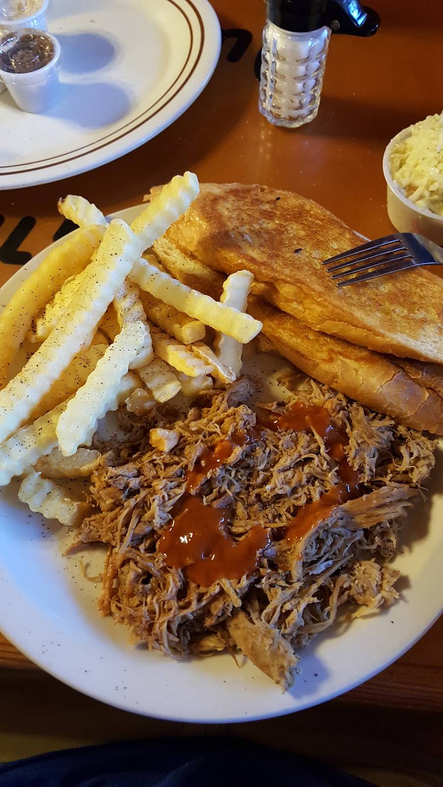 Dustins Bar-B Q | restaurant | 4908 S Clyde Morris Blvd, Port Orange, FL 32129, USA | 3863229177 OR +1 386-322-9177