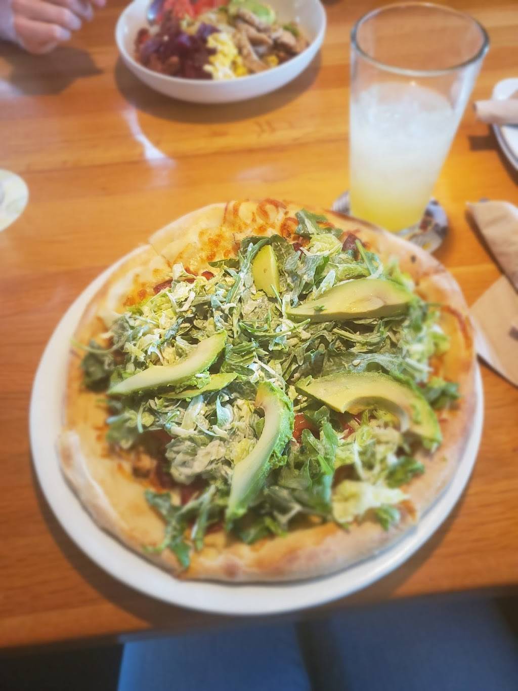 California Pizza Kitchen | restaurant | 10590 Old Olive St, Creve Coeur, MO 63141, USA | 3145677835 OR +1 314-567-7835