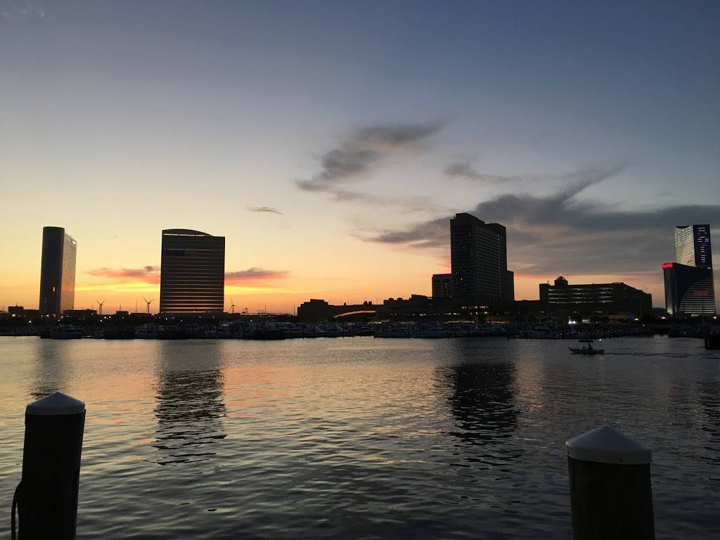 Sirens Bar and Grill | restaurant | 447 Carson Ave, Atlantic City, NJ 08401, USA | 6095131818 OR +1 609-513-1818