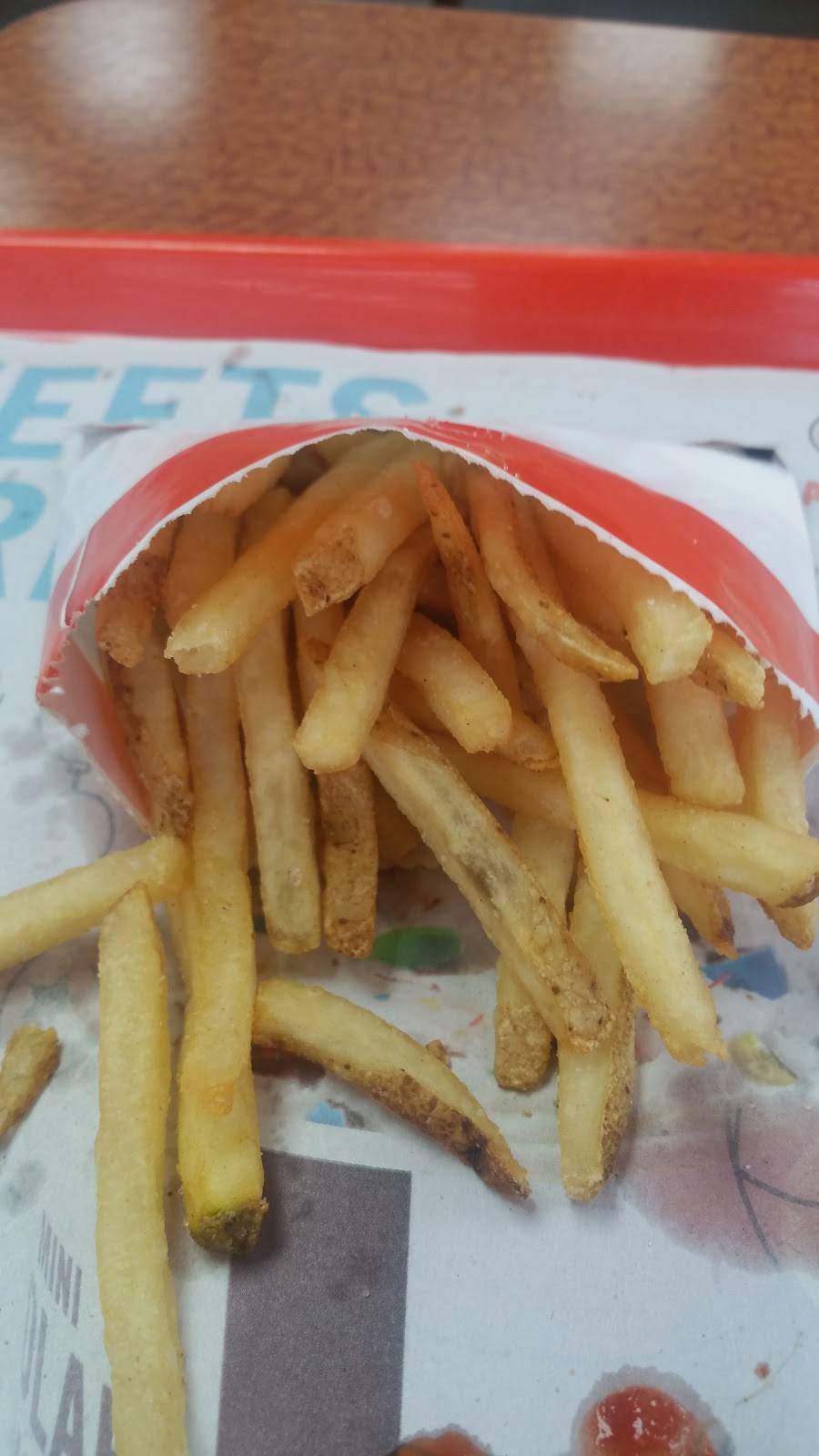 A&W | restaurant | 501 Main St, St Helena, CA 94574, USA | 7079634333 OR +1 707-963-4333