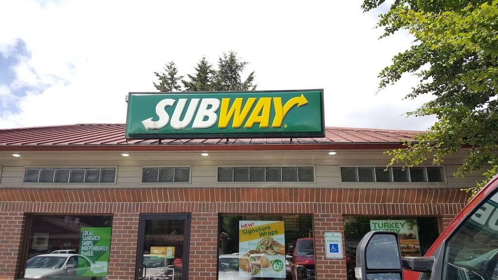 Subway | meal takeaway | 23701 NE, WA-3, Belfair, WA 98528, USA | 3602757827 OR +1 360-275-7827