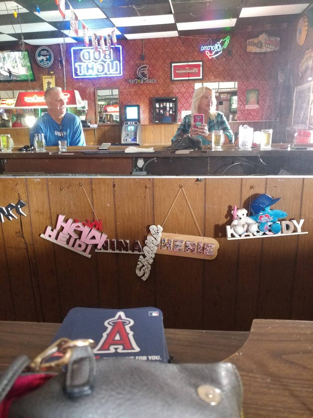 Hy Roy Lounge | restaurant | 5050 Heil Ave, Huntington Beach, CA 92649, USA | 7148469750 OR +1 714-846-9750