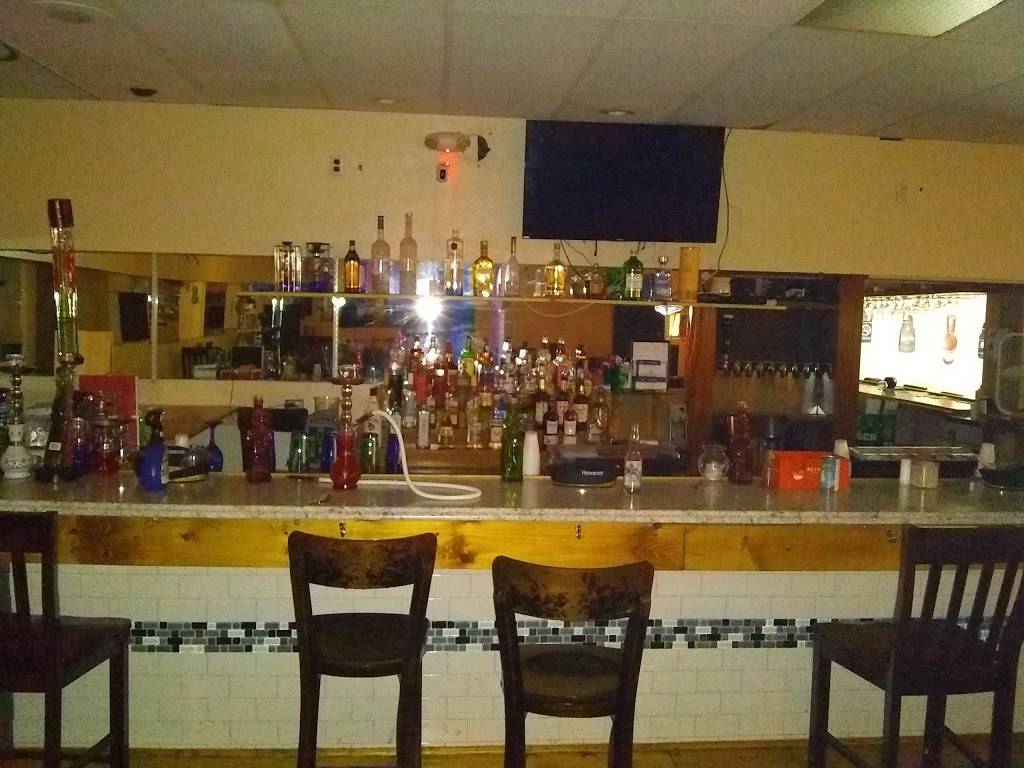 TJays Bar and Grill | restaurant | 790 Waterville St, Waterbury, CT 06710, USA | 2035283642 OR +1 203-528-3642