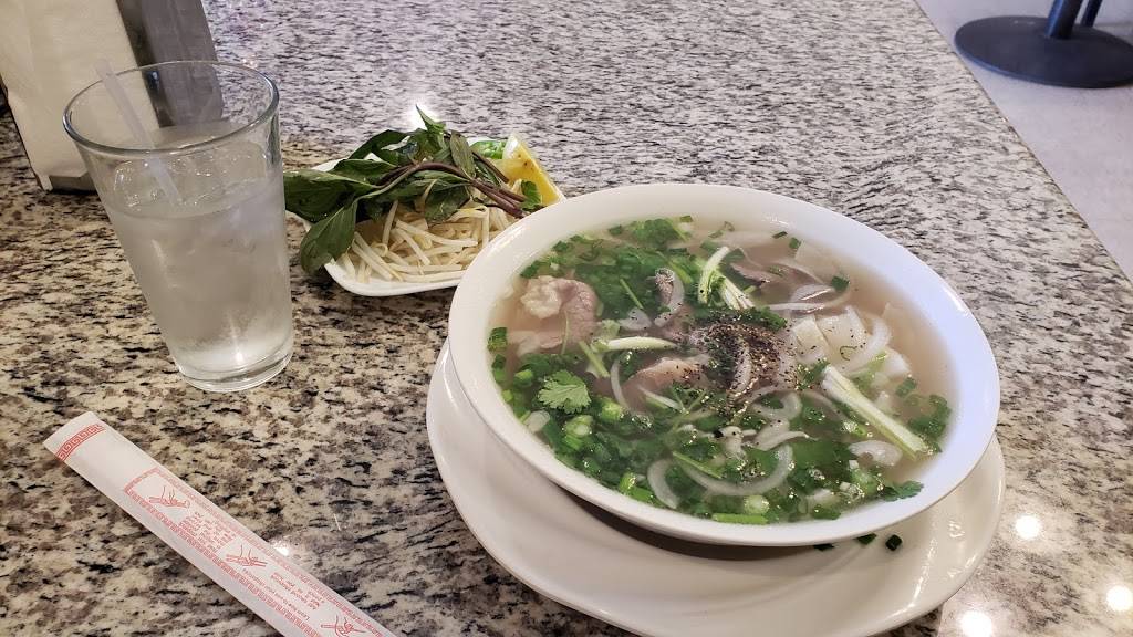 Song Huong Restaurant | restaurant | 10550 Camino Ruiz, San Diego, CA 92126, USA | 8585669876 OR +1 858-566-9876