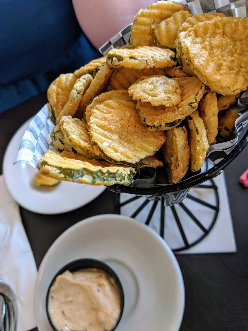 Stars On Hingham Harbor | restaurant | 3 Otis St, Hingham, MA 02043, USA | 7817493200 OR +1 781-749-3200