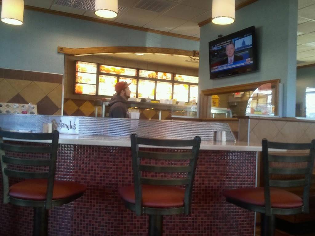 Bojangles Famous Chicken n Biscuits | restaurant | 10765 NC 55 Hwy East, Grantsboro, NC 28529, USA | 2527452027 OR +1 252-745-2027