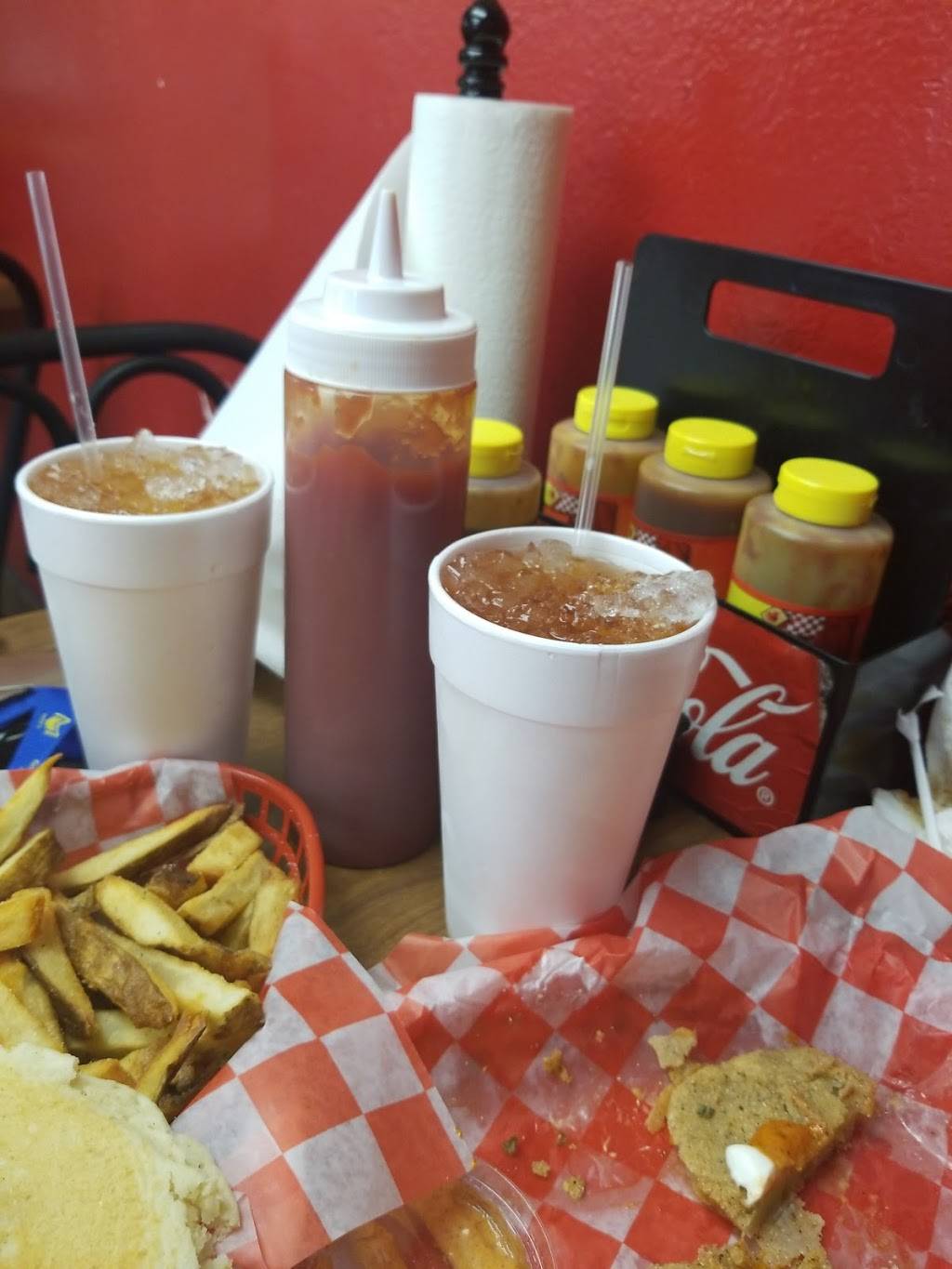 Center Point Barbecue | restaurant | 1212 W Main St, Hendersonville, TN 37075, USA | 6158249330 OR +1 615-824-9330