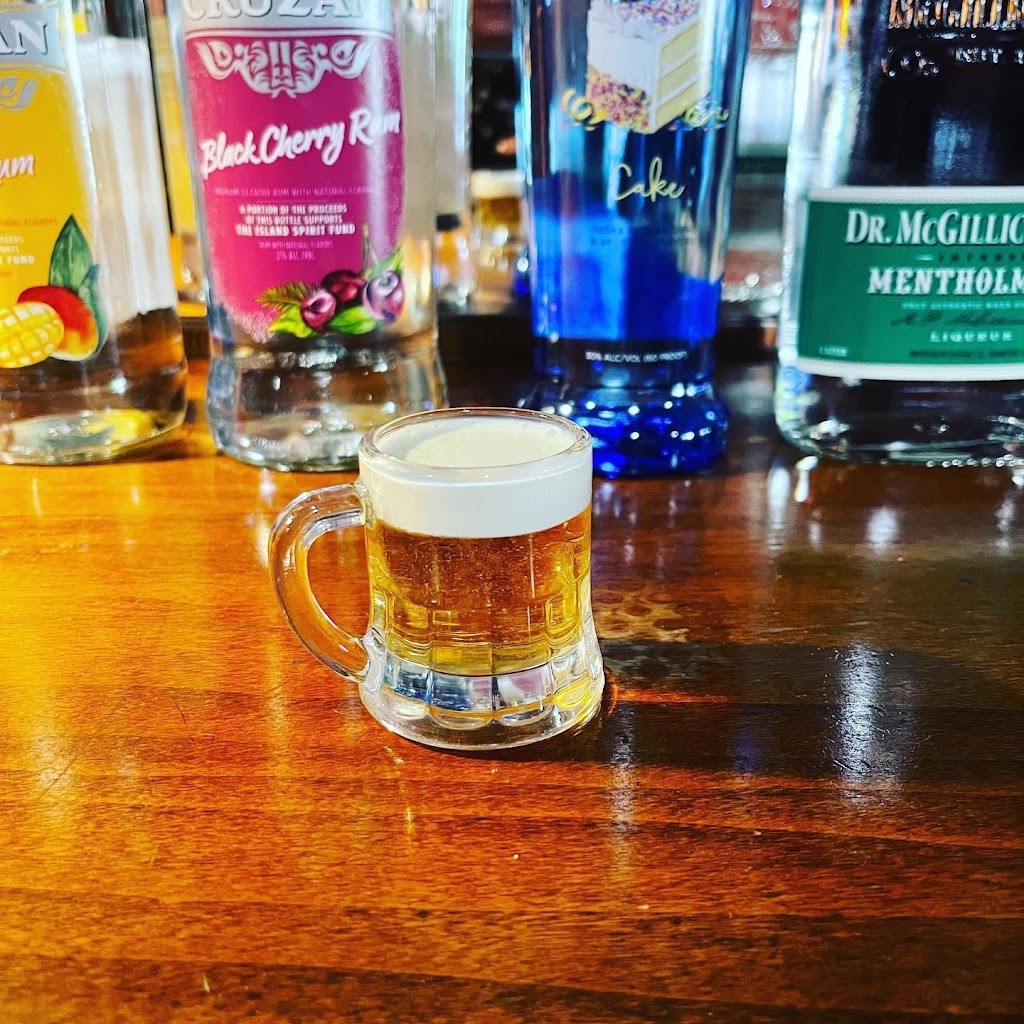 Baggers LLC | restaurant | 405 Main St, Savanna, IL 61074, USA | 8152730558 OR +1 815-273-0558