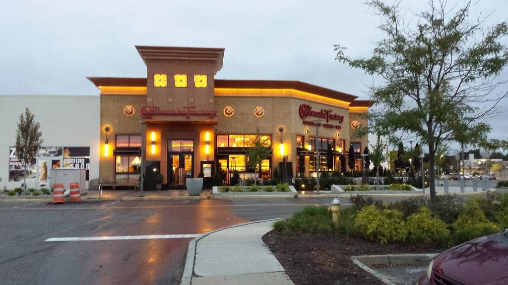 The Cheesecake Factory | restaurant | 1701 Sunrise Hwy, Bay Shore, NY 11706, USA | 6319695780 OR +1 631-969-5780