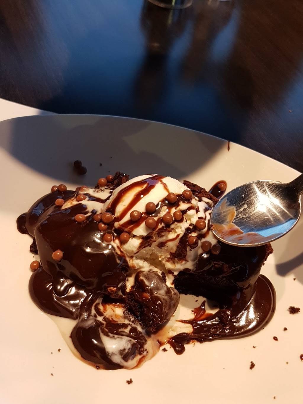 Rôtisserie St-Hubert | restaurant | 97 Rue Georges, Buckingham, QC J8M 1A2, Canada | 8196174419 OR +1 819-617-4419