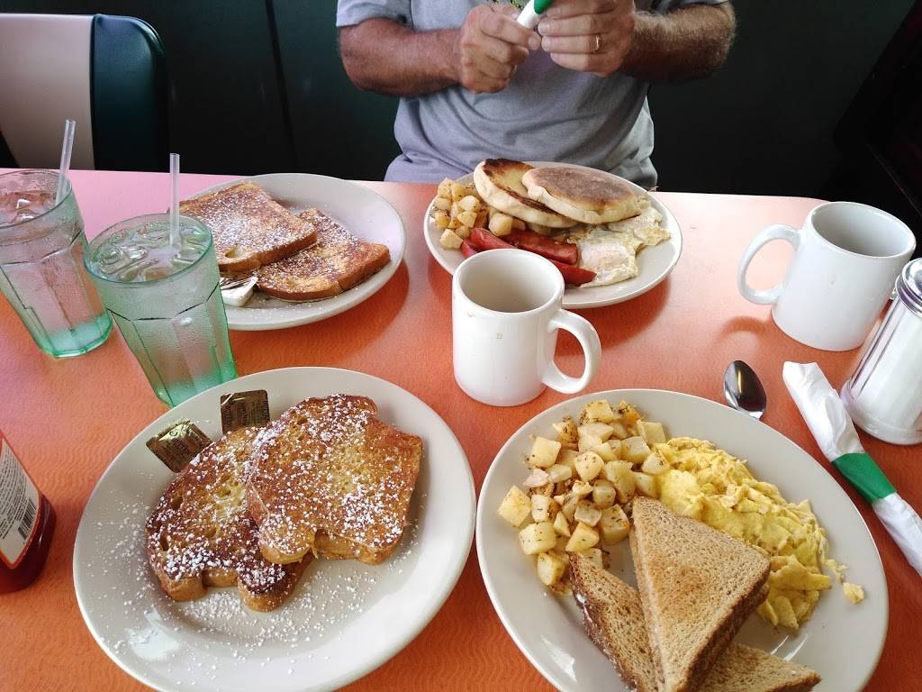 Al Macs Diner | restaurant | 135 President Ave, Fall River, MA 02720, USA | 5085670242 OR +1 508-567-0242