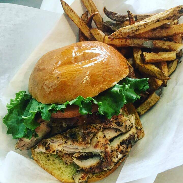 Farm to Fork | restaurant | 647 S Main St, Emporia, VA 23847, USA | 4346328161 OR +1 434-632-8161